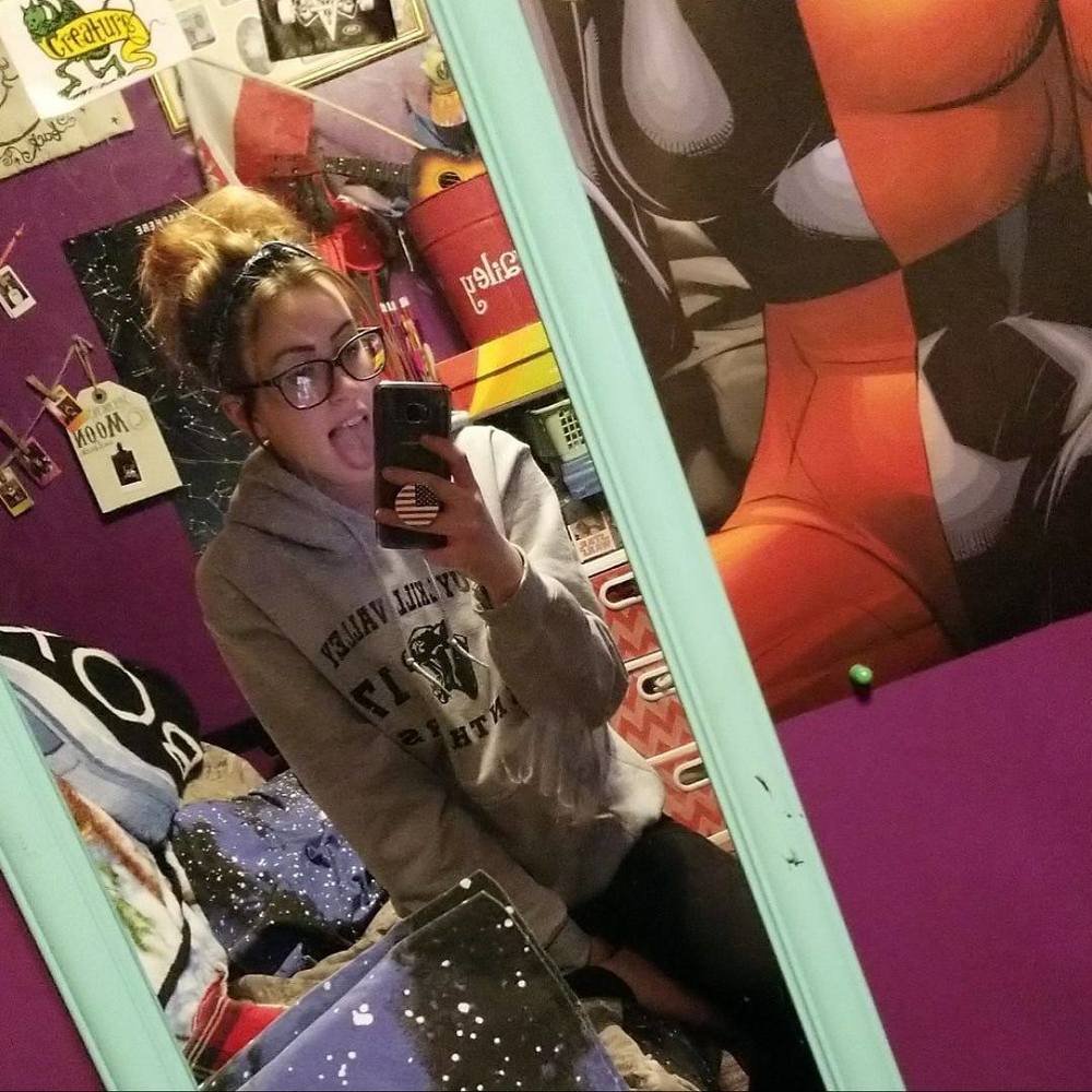 Meet your Posher, Hailey